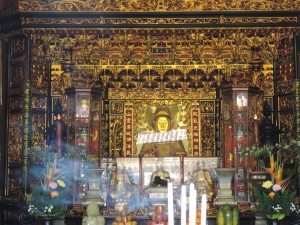 Bouddha et encens