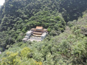 Temple perdu dans la montagne