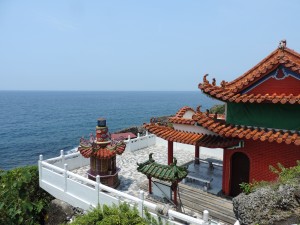 Temple avec vue sur mer