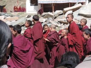 Moines enfants tibétains
