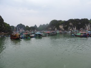 Village de pêcheur dans Lan Ha Bay