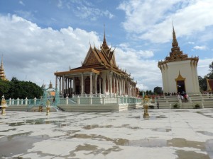 La pagode qui contient un cil de Bouddha