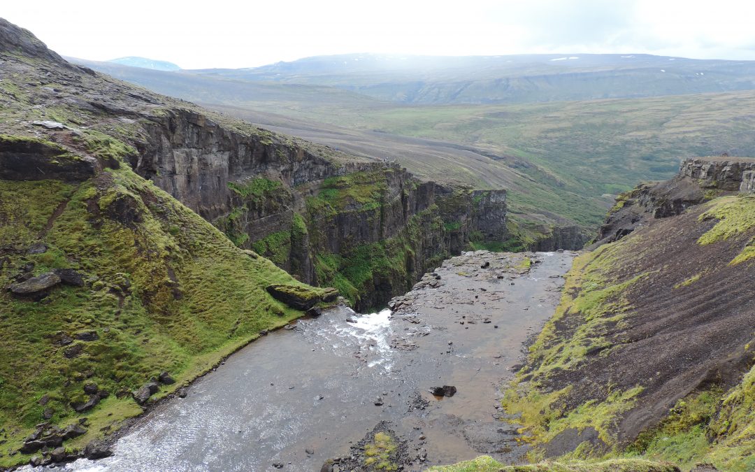 En Islande, au pays des trolls, des volcans et des cascades